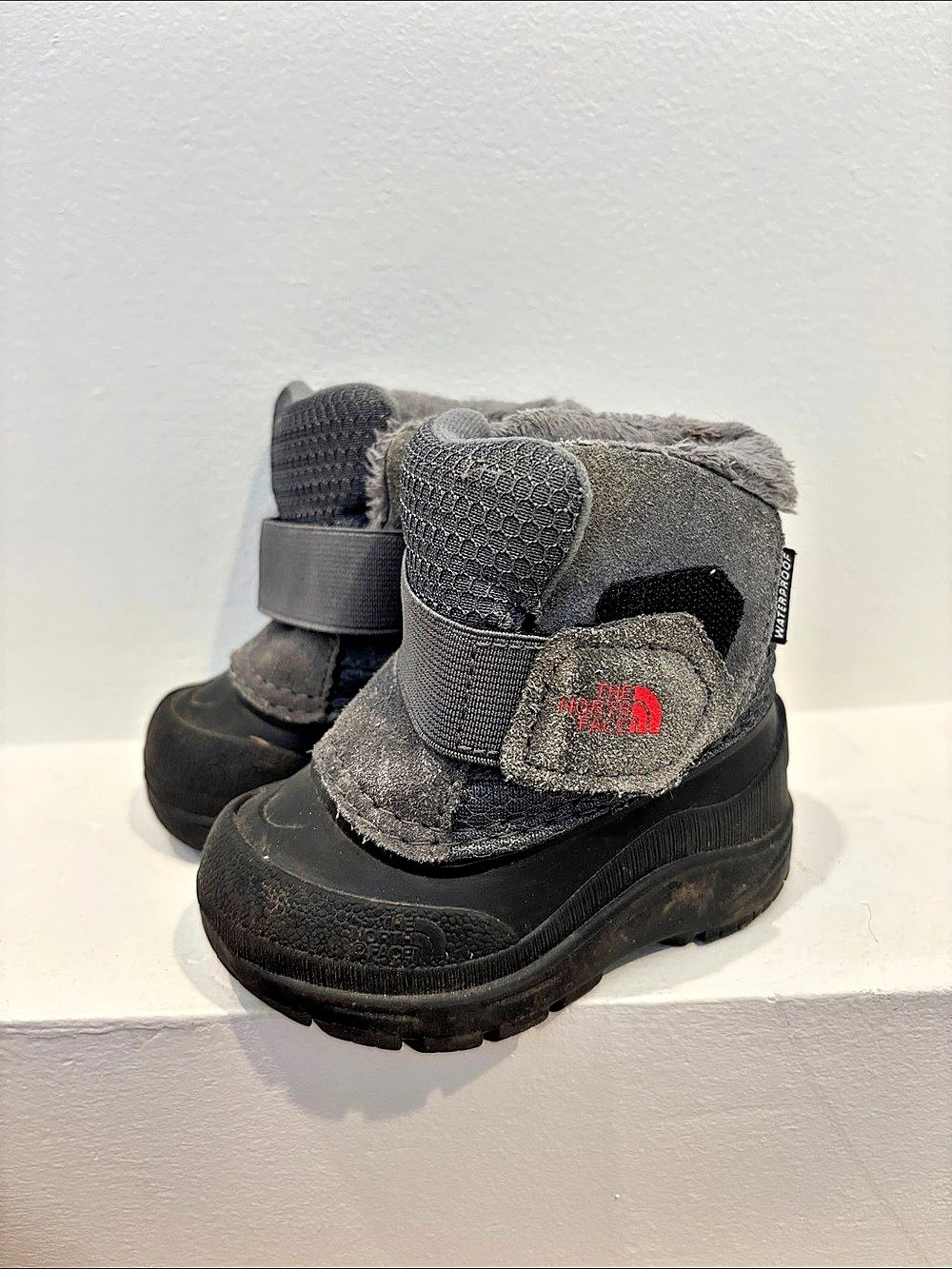 The North Face Toddler Alpenglow II Boots Kids Winter Boots (US 4)